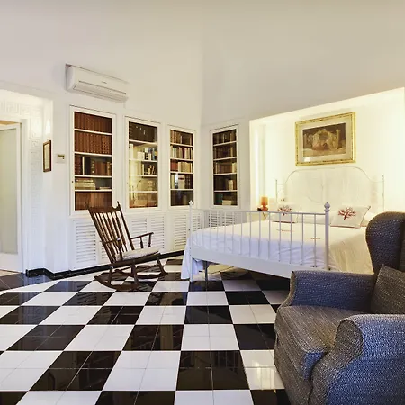 Carolina Konukevi Capri